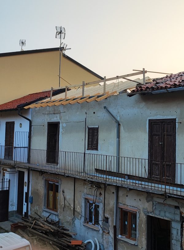 Esterno della Curt del Fattur a Villasanta prima della ristrutturazione